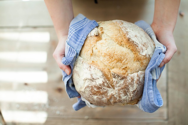 čerstvě upečený chléb